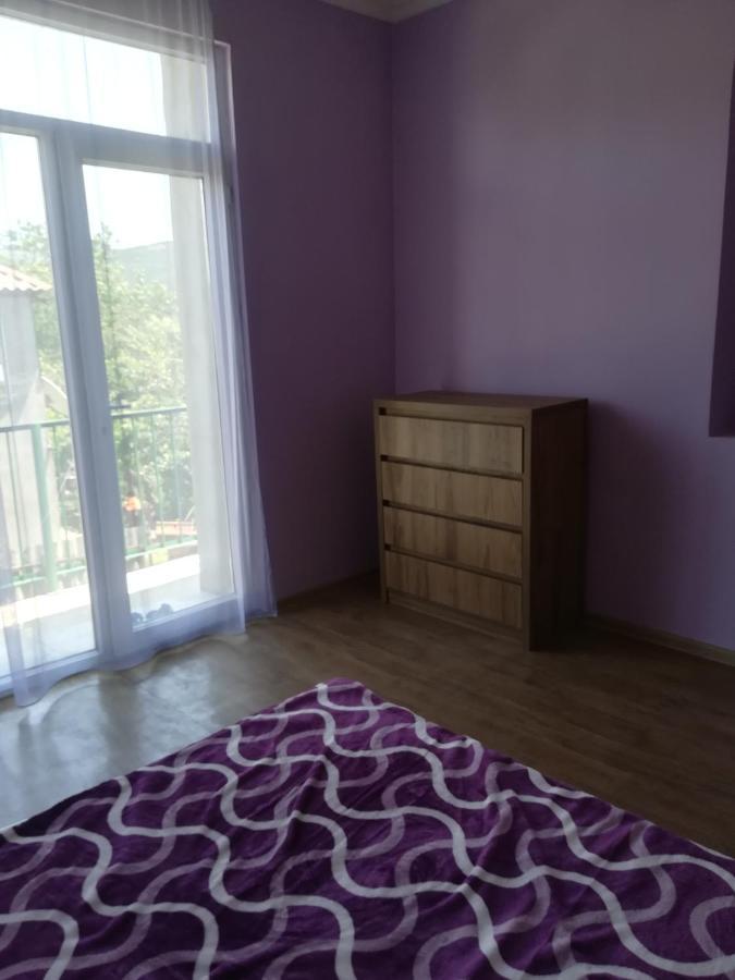 Guest House Luka Manglisi Buitenkant foto