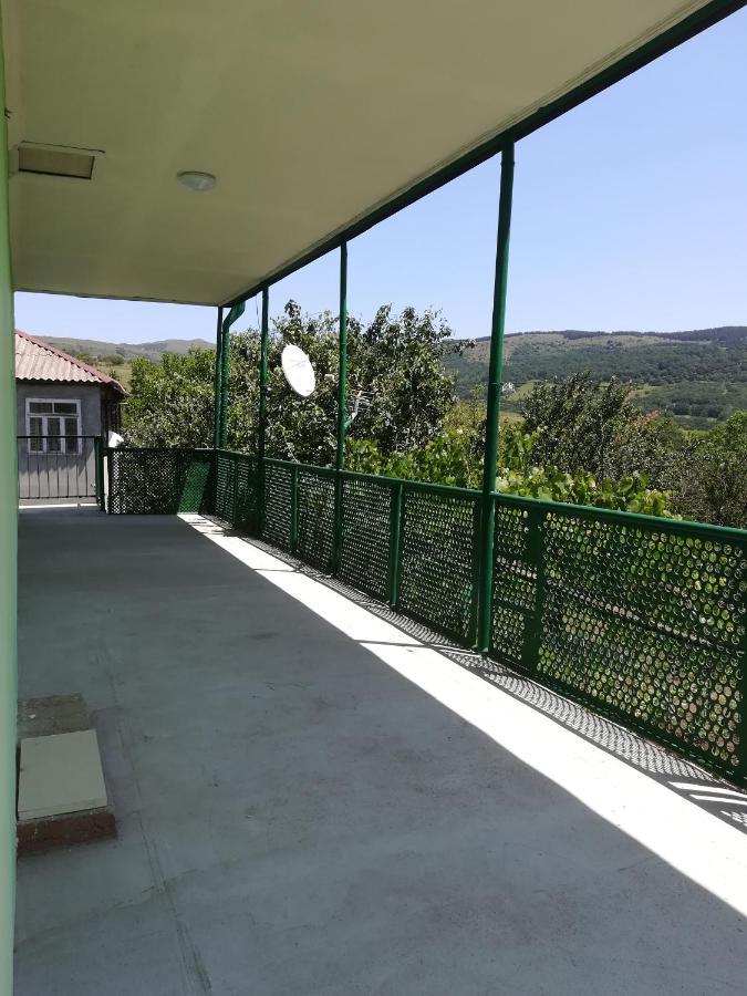 Guest House Luka Manglisi Buitenkant foto
