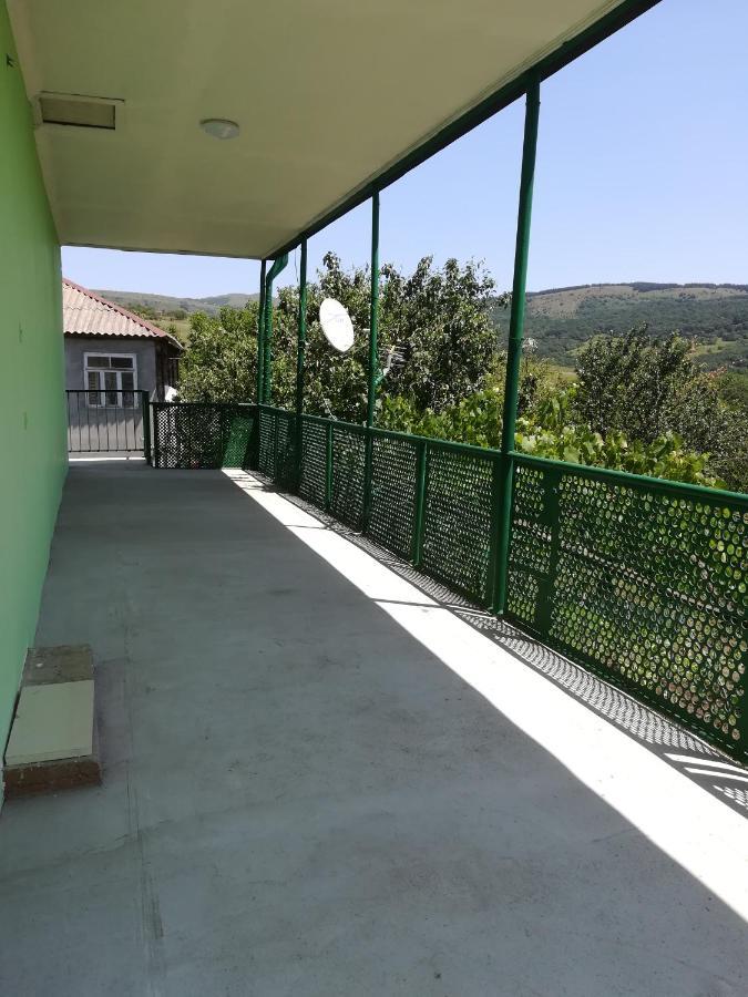 Guest House Luka Manglisi Buitenkant foto