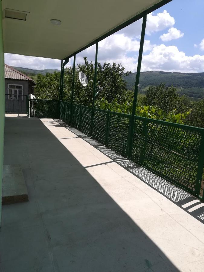 Guest House Luka Manglisi Buitenkant foto